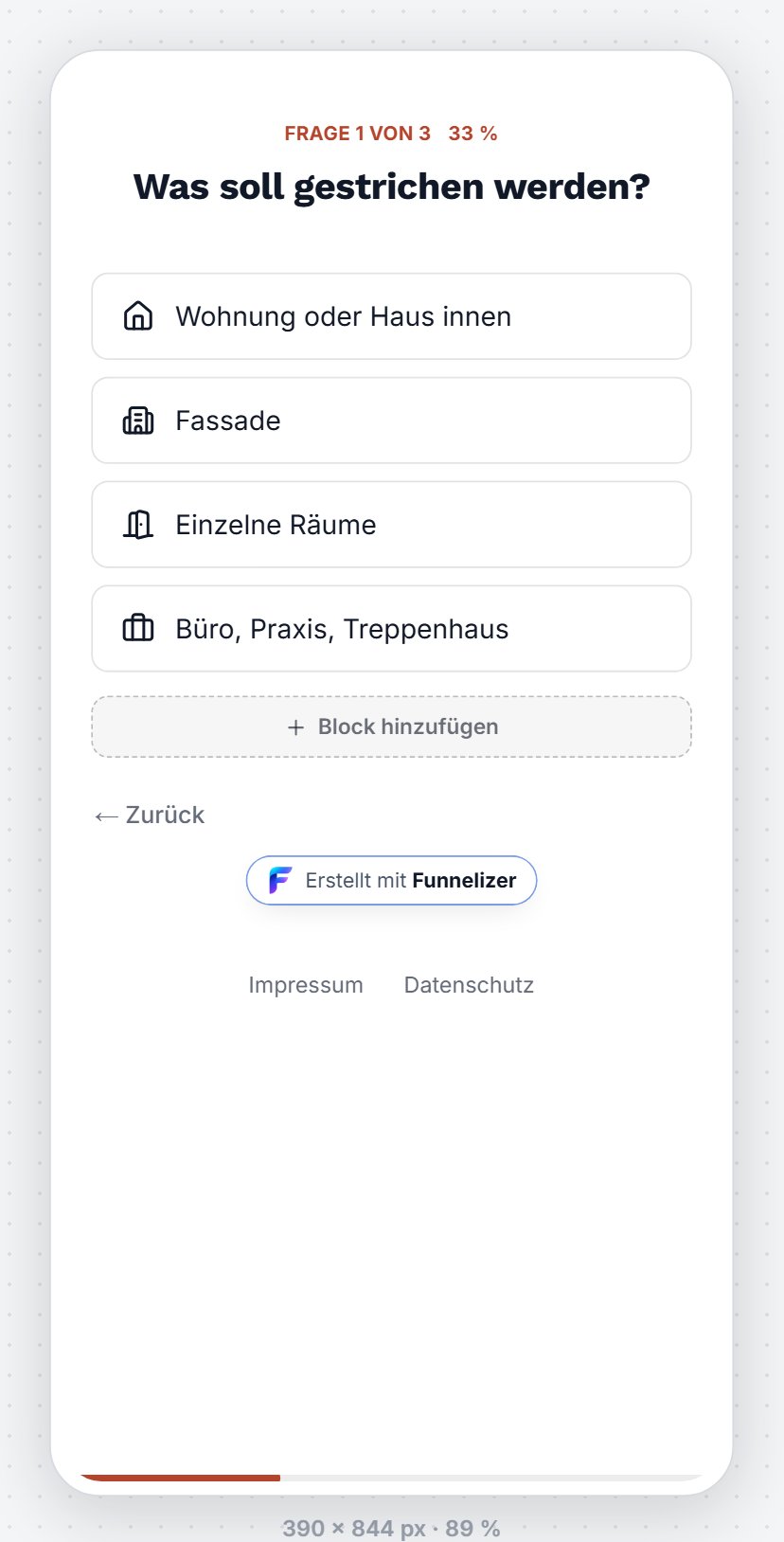 Die Vorschau im Builder: der Funnel im Geräterahmen, daneben die Blöcke des Schritts.